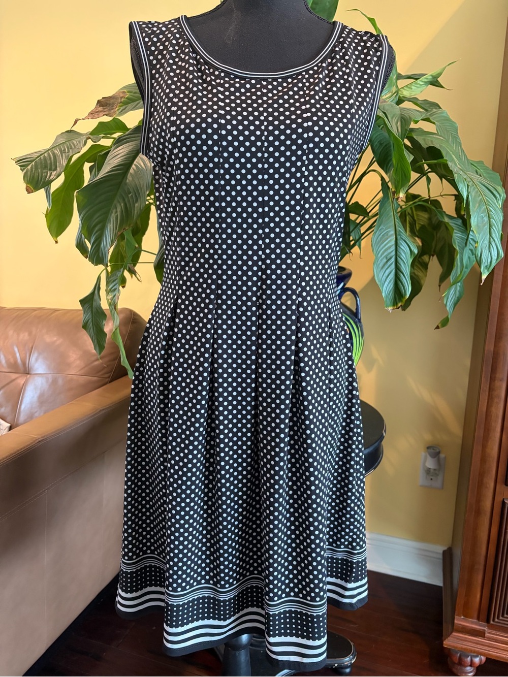 Max Studio Black and White Polka Dot Sleeveless Fit and Flare Dress - Small